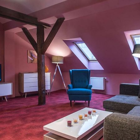 Spacious And Quiet Attic Flat In Centre Прага Экстерьер фото