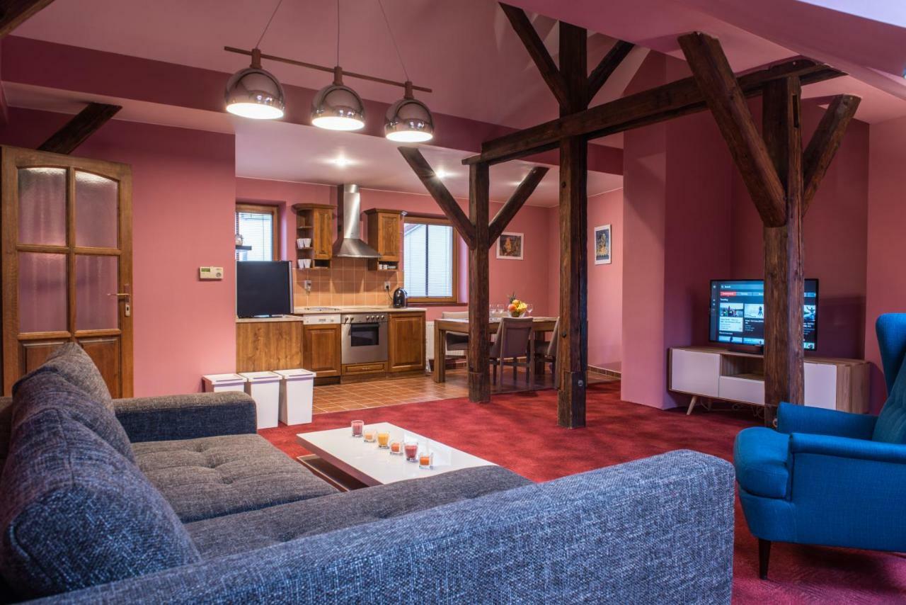 Spacious And Quiet Attic Flat In Centre Прага Экстерьер фото